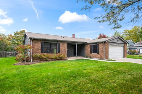 Photo of 1034 Tamarack Lane, Libertyville, IL 60048 (MLS # 12765000)