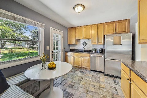 Tiny photo for 318 W Hackberry Drive, Arlington Heights, IL 60004 (MLS # 12693655)