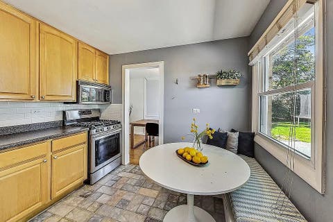 Tiny photo for 318 W Hackberry Drive, Arlington Heights, IL 60004 (MLS # 12693655)