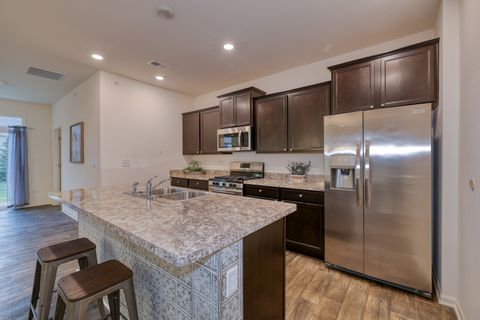 Tiny photo for 911 Darwin Street, North Aurora, IL 60542 (MLS # 12556179)