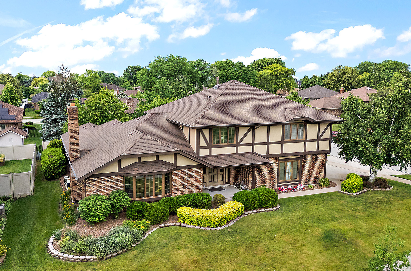 8257 Chertsey Court