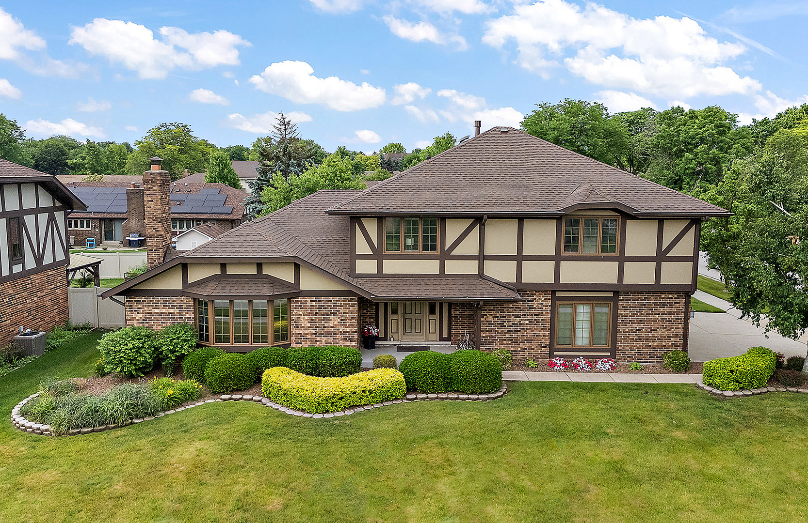8257 Chertsey Court