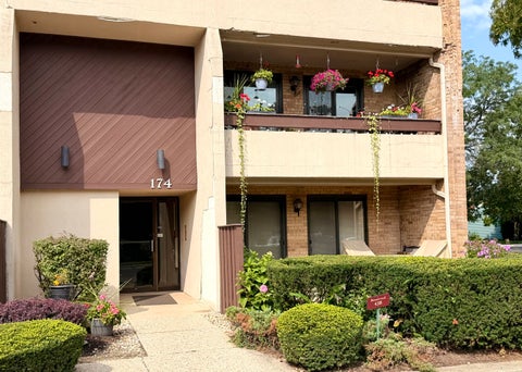 Photo of 174 E Springbrook Drive #1B, Bloomingdale, IL 60108 (MLS # 12749359)