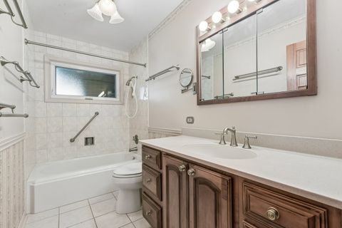 Tiny photo for 220 Voltz Road, Northbrook, IL 60062 (MLS # 12668674)