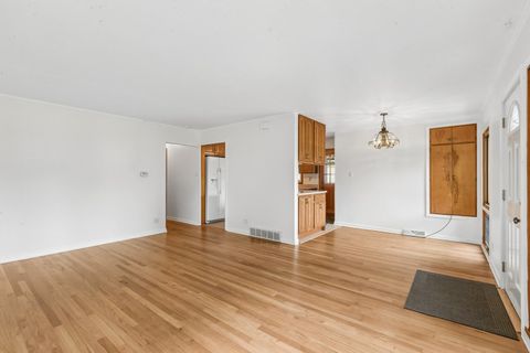 Tiny photo for 220 Voltz Road, Northbrook, IL 60062 (MLS # 12668674)