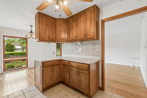 Tiny photo for 220 Voltz Road, Northbrook, IL 60062 (MLS # 12668674)
