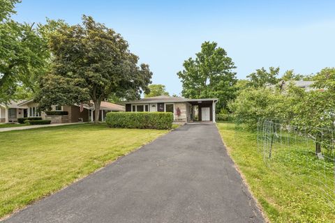 Tiny photo for 220 Voltz Road, Northbrook, IL 60062 (MLS # 12668674)