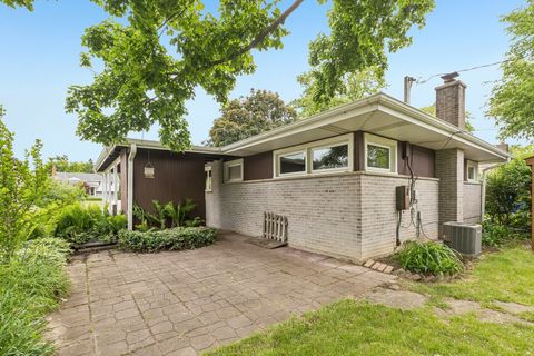 Tiny photo for 220 Voltz Road, Northbrook, IL 60062 (MLS # 12668674)