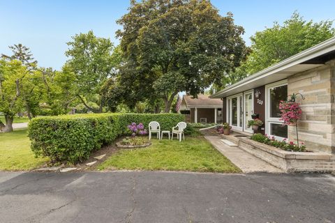 Tiny photo for 220 Voltz Road, Northbrook, IL 60062 (MLS # 12668674)