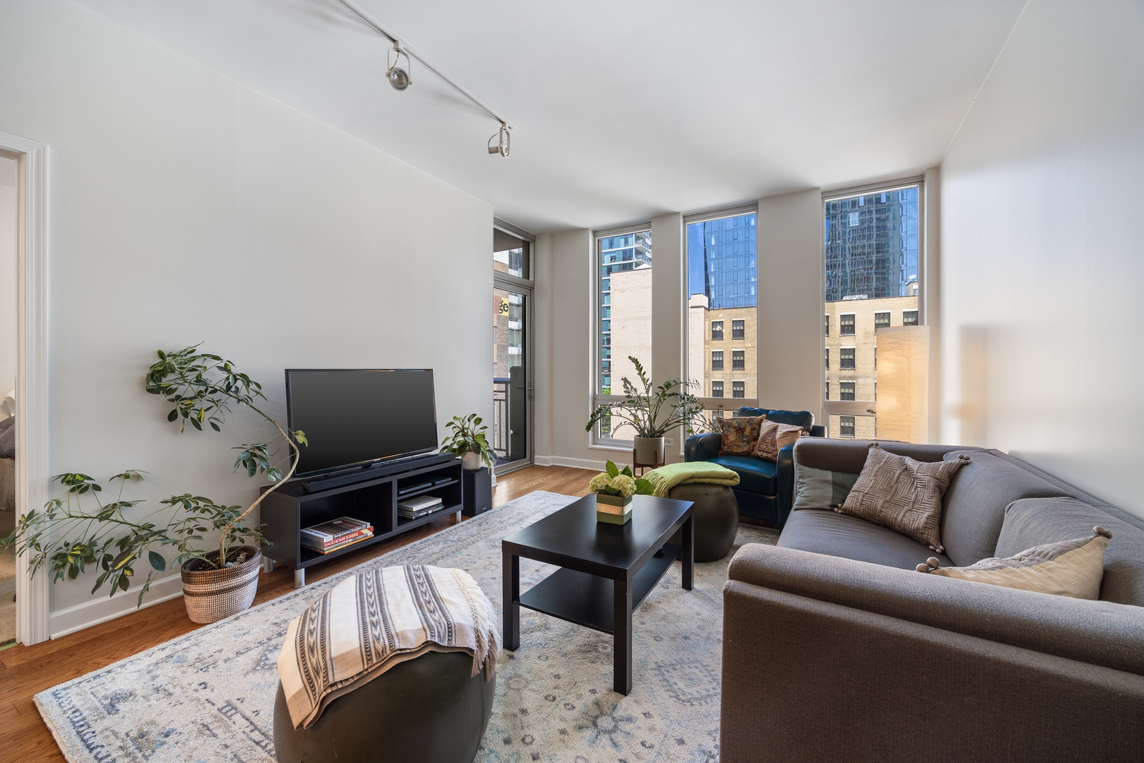 1400 S Michigan Avenue 707