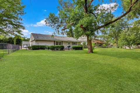 Tiny photo for 527 Sherwood Drive, Streamwood, IL 60107 (MLS # 12688025)