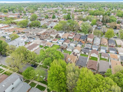 Tiny photo for 11163 S Trumbull Avenue, Chicago, IL 60655 (MLS # 12630240)