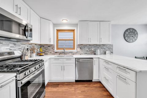 Tiny photo for 11163 S Trumbull Avenue, Chicago, IL 60655 (MLS # 12630240)