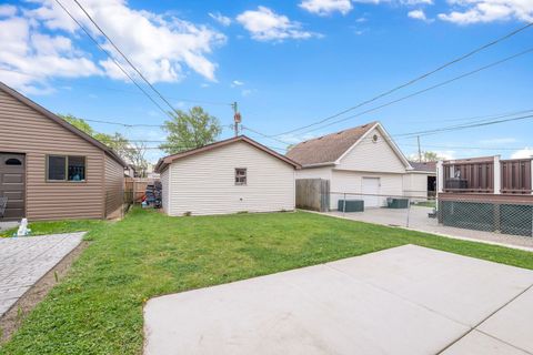 Tiny photo for 11163 S Trumbull Avenue, Chicago, IL 60655 (MLS # 12630240)