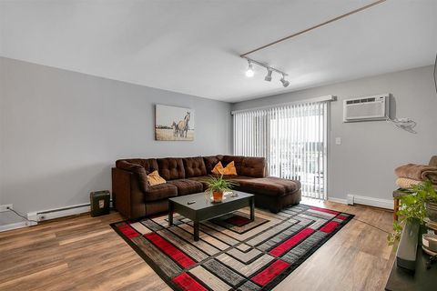 Tiny photo for 850 S Lorraine Road #3B, Wheaton, IL 60189 (MLS # 12549092)