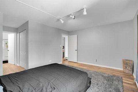 Tiny photo for 850 S Lorraine Road #3B, Wheaton, IL 60189 (MLS # 12549092)