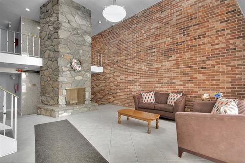 Tiny photo for 850 S Lorraine Road #3B, Wheaton, IL 60189 (MLS # 12549092)