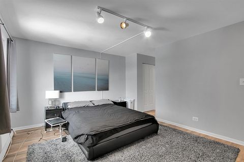 Tiny photo for 850 S Lorraine Road #3B, Wheaton, IL 60189 (MLS # 12549092)