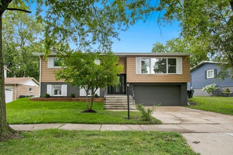 Tiny photo for 16101 Avalon Avenue, South Holland, IL 60473 (MLS # 12756877)