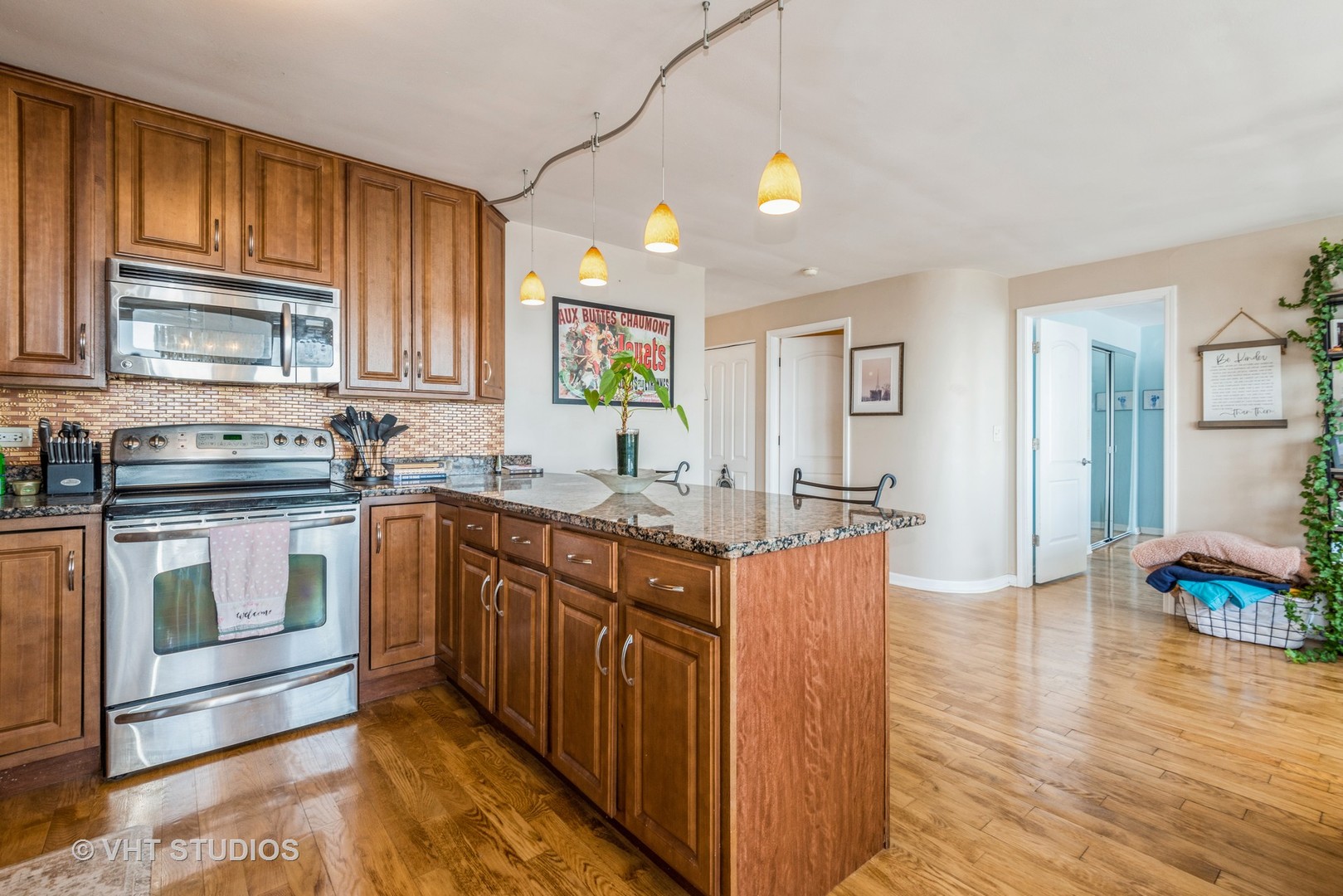 655 W Irving Park Road 5003