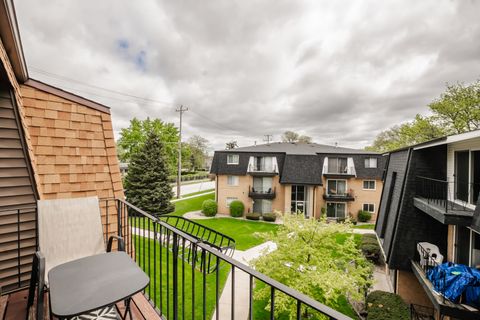 Tiny photo for 4917 W 109th Street #301, Oak Lawn, IL 60453 (MLS # 12633635)