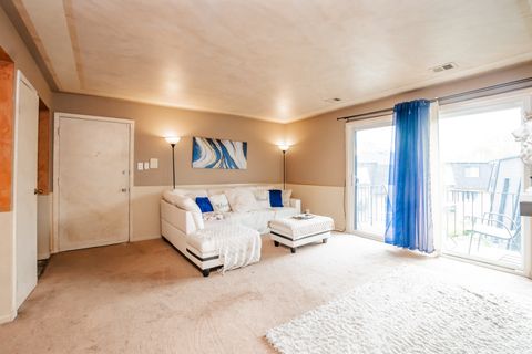 Tiny photo for 4917 W 109th Street #301, Oak Lawn, IL 60453 (MLS # 12633635)