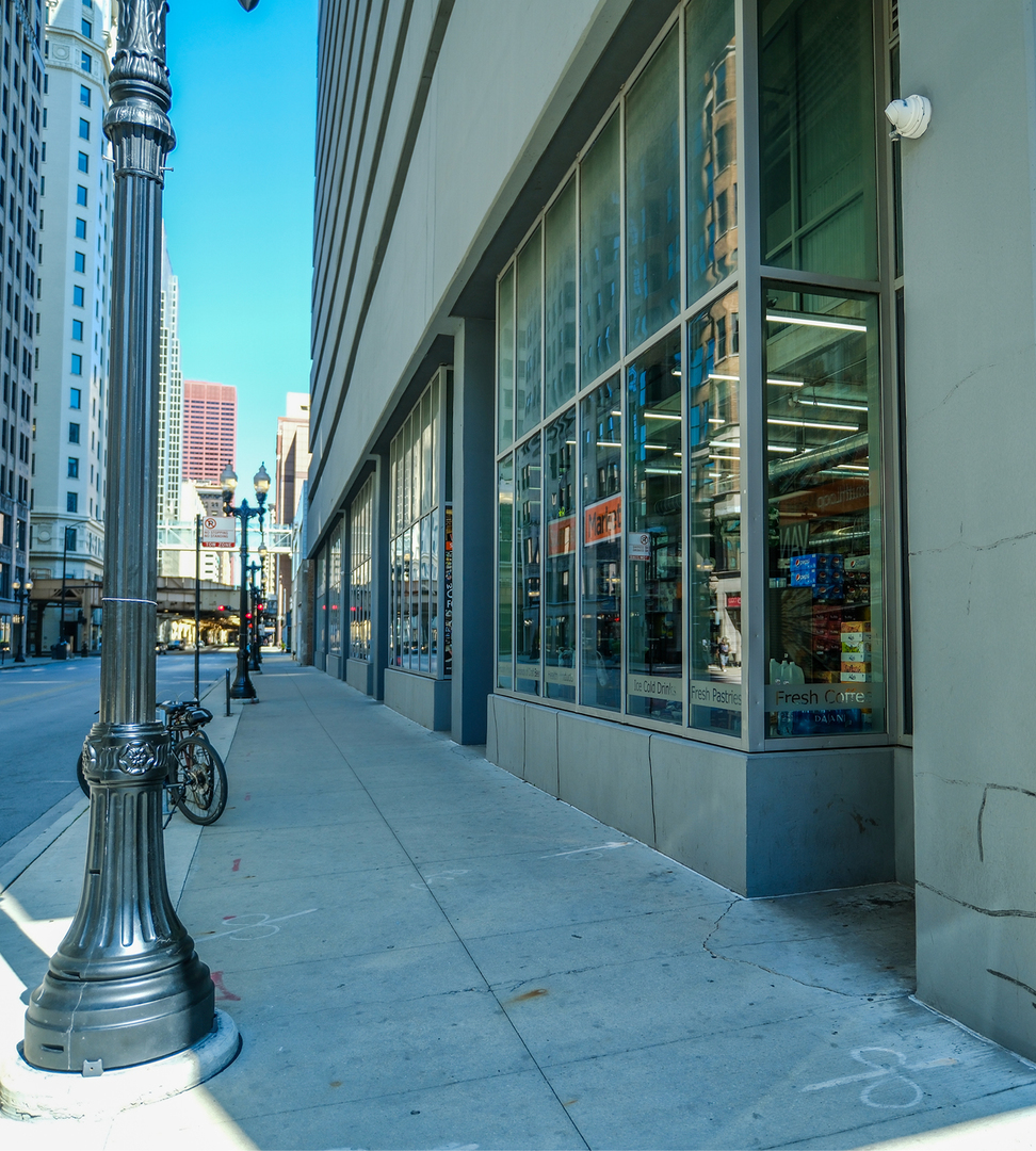 235 W VAN BUREN Street