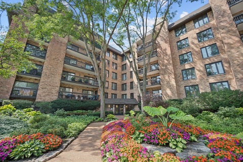 Photo of 1740 Mission Hills Road #303, Northbrook, IL 60062 (MLS # 12783178)
