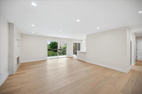 Tiny photo for 1740 Mission Hills Road #303, Northbrook, IL 60062 (MLS # 12783178)