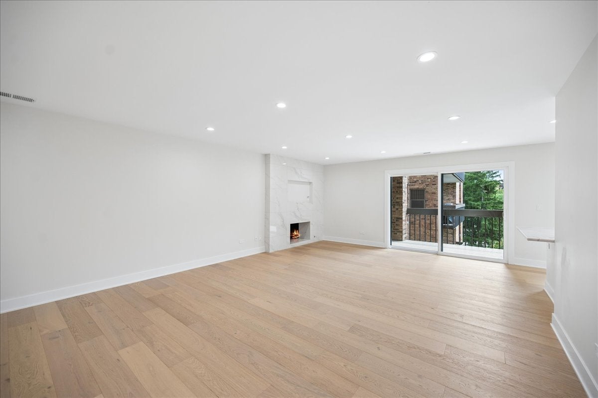 1740 Mission Hills Road 303