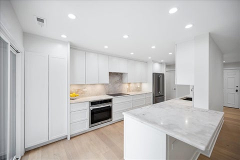 Tiny photo for 1740 Mission Hills Road #303, Northbrook, IL 60062 (MLS # 12783178)
