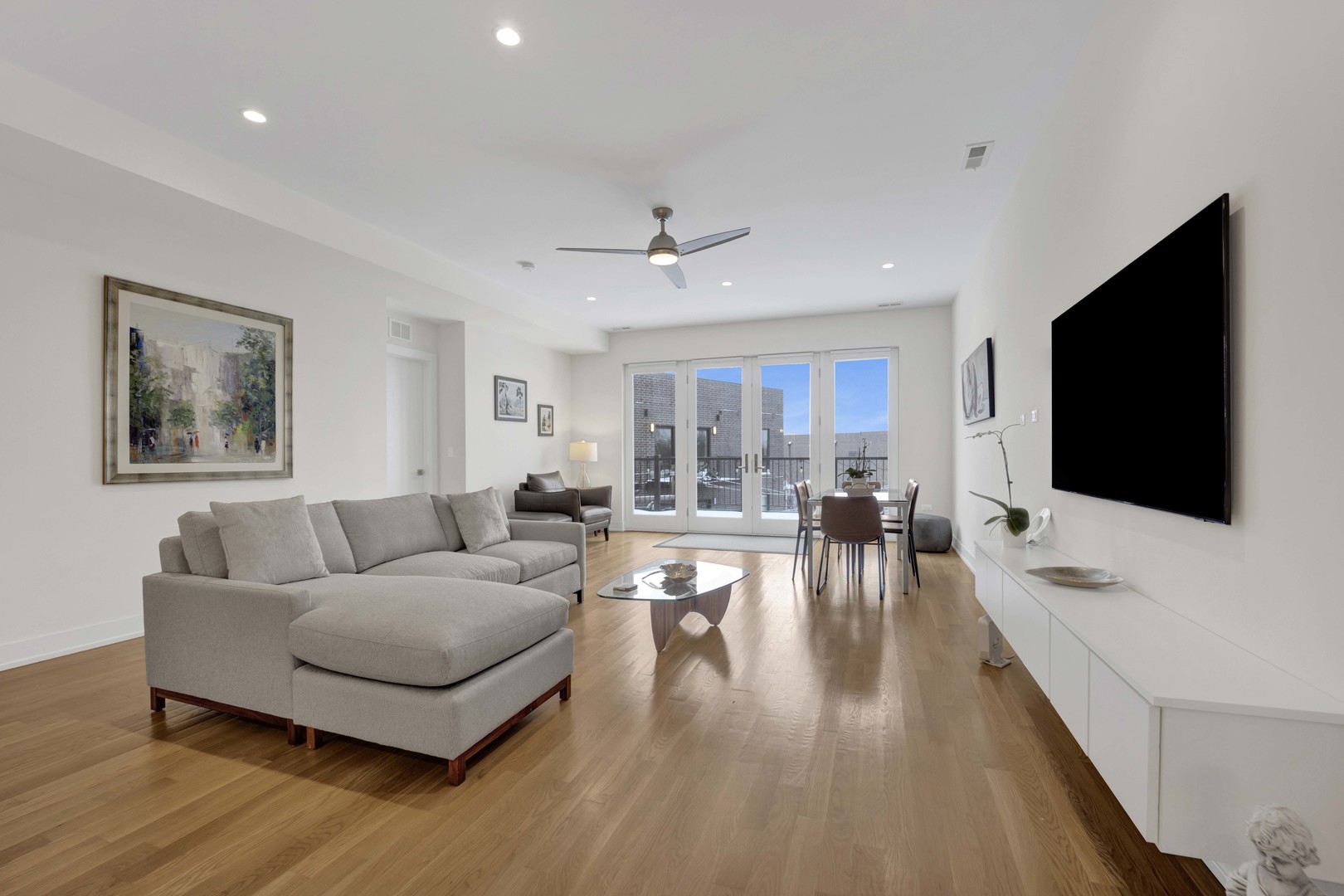 4024 N Lincoln Avenue 4C