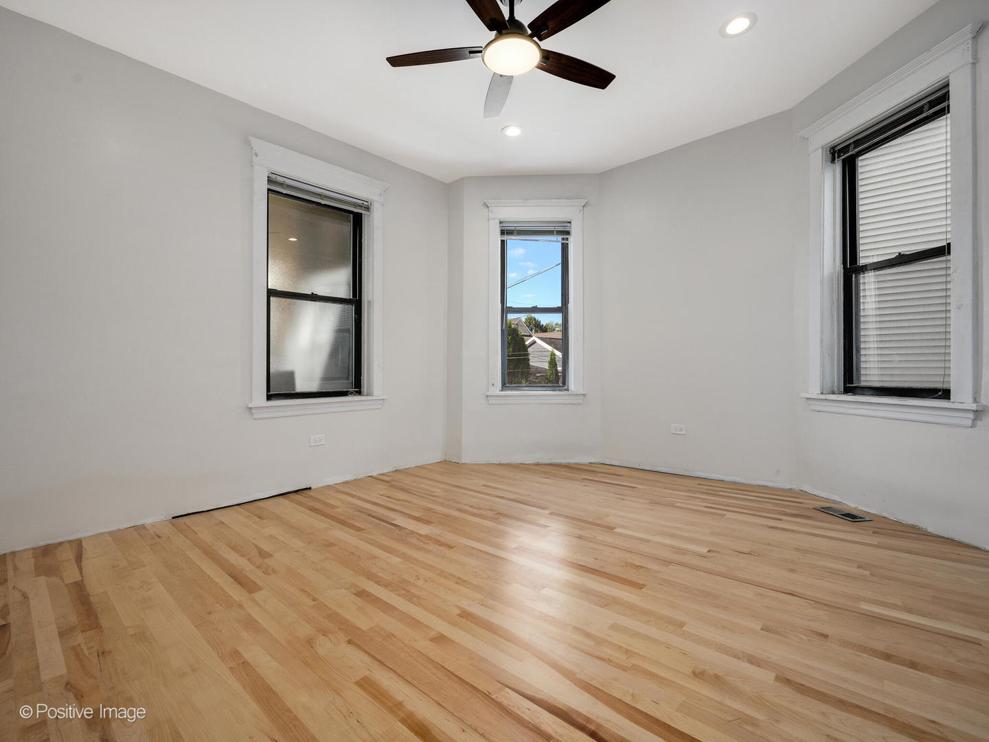 2415 W Warner Avenue 1