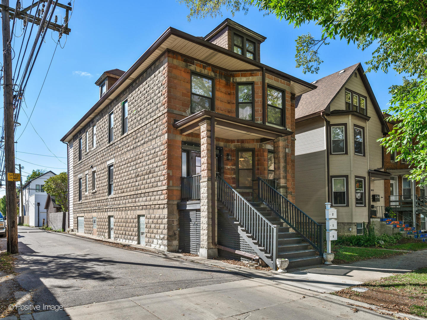 2415 W Warner Avenue 1