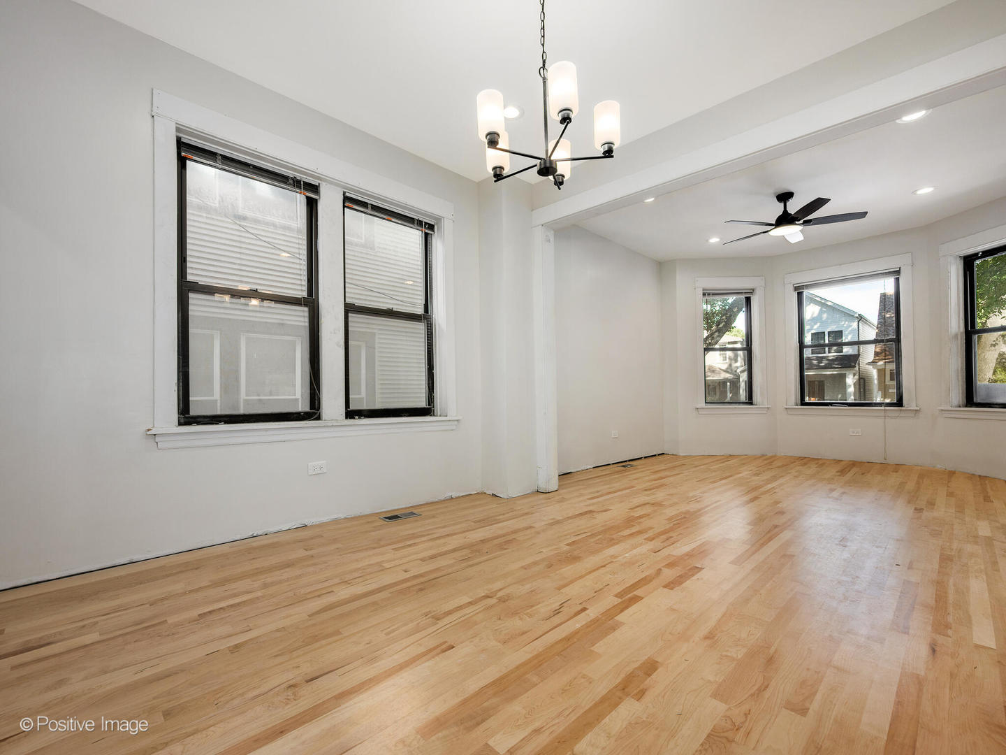 2415 W Warner Avenue 1
