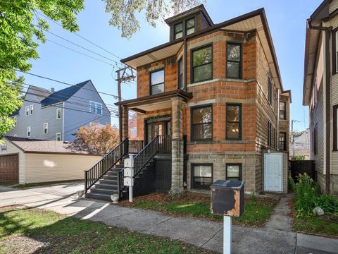 2415 W Warner Avenue 1 Chicago IL 60618