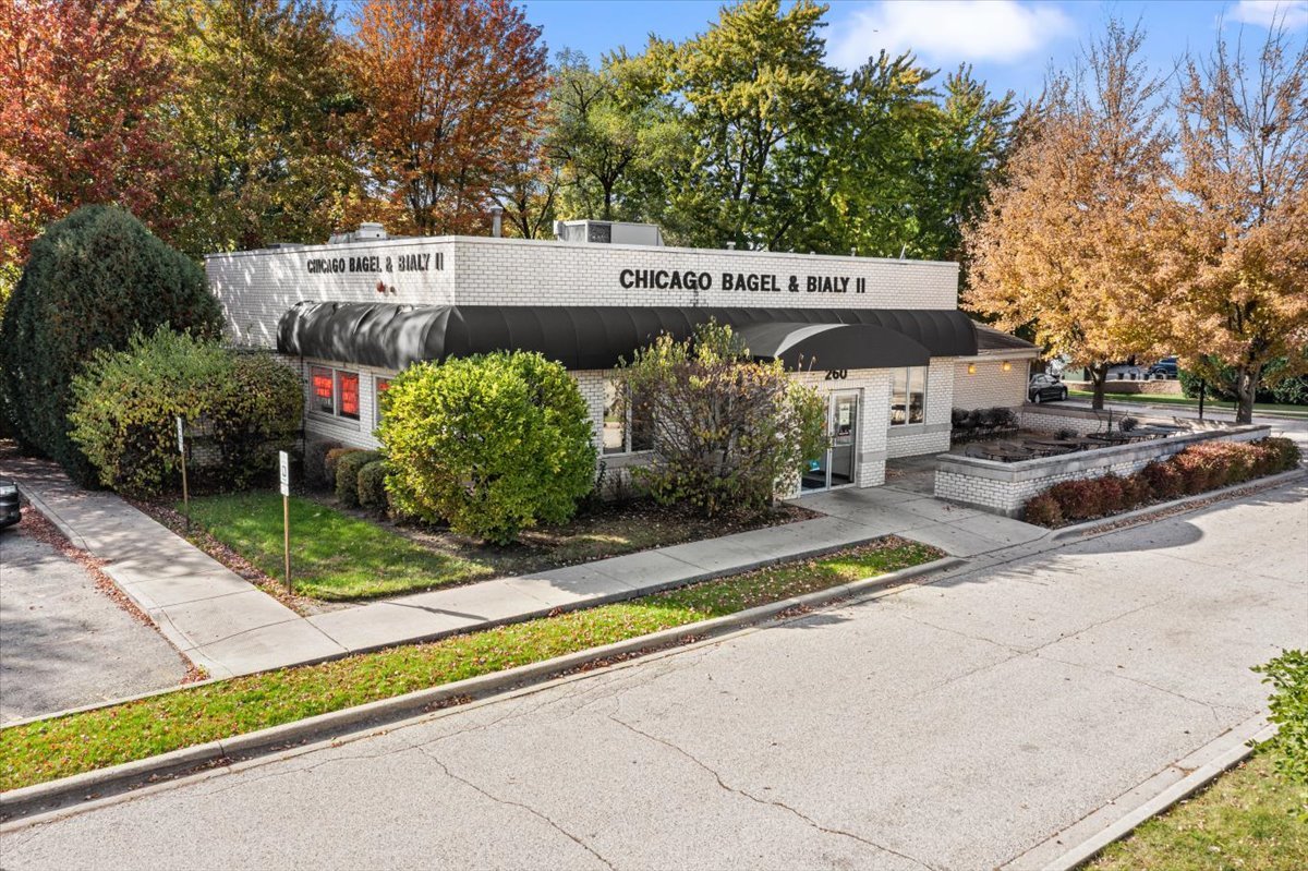 260 S Milwaukee Avenue