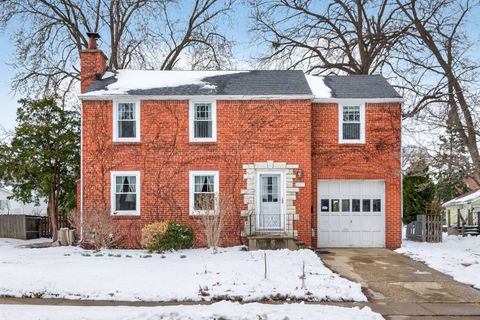 Photo of 827 N 10th Street, DeKalb, IL 60115 (MLS # 12595883)