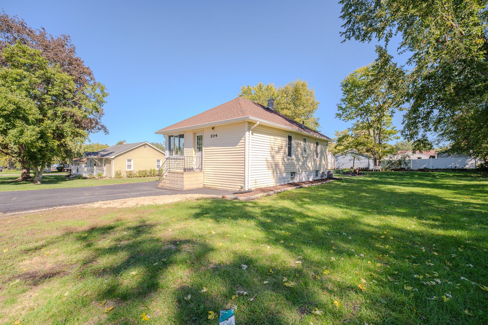 204 Barr Elms Avenue