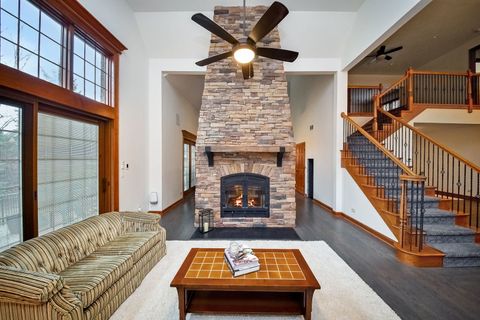 Tiny photo for 2009 MacKenzie Place #2009, Wheaton, IL 60187 (MLS # 12559442)