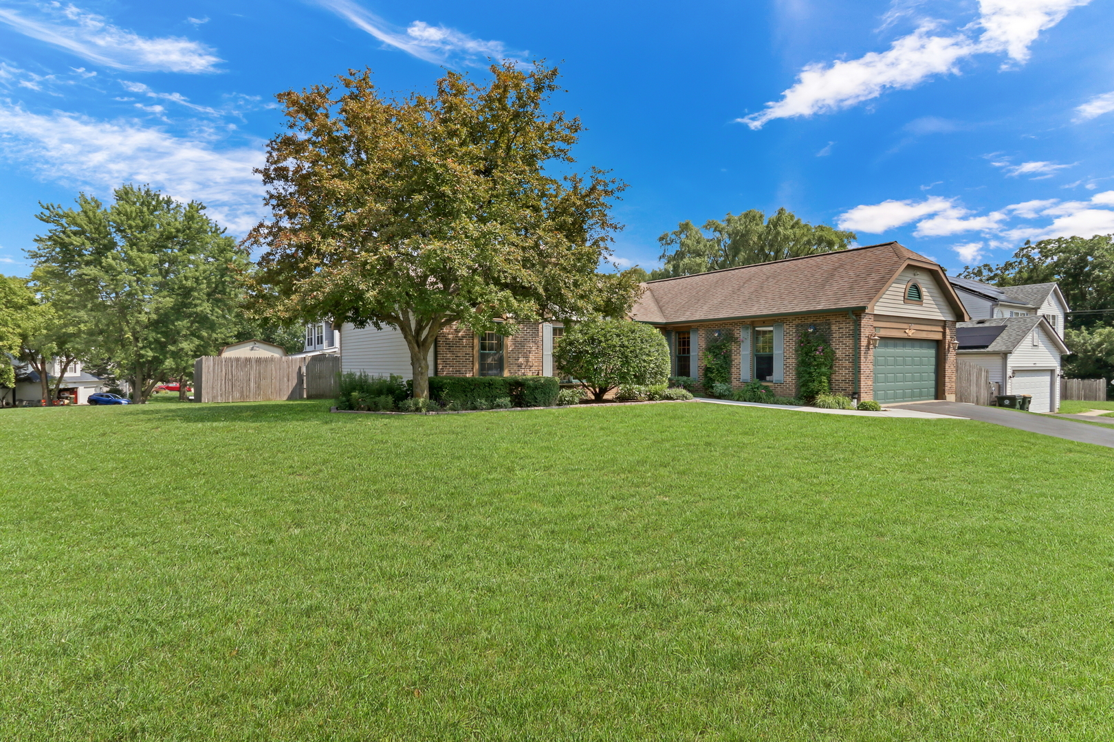 1925 Oaktree Trail