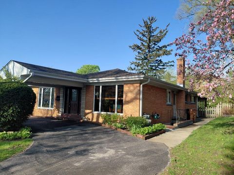 Photo of 9714 Kedvale Avenue, Skokie, IL 60076 (MLS # 12628347)