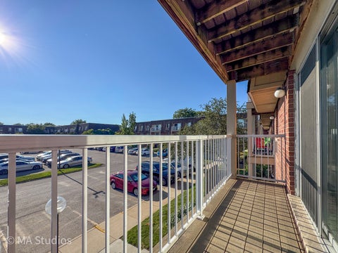 Tiny photo for 6 Villa Verde Drive #201, Buffalo Grove, IL 60089 (MLS # 12718981)