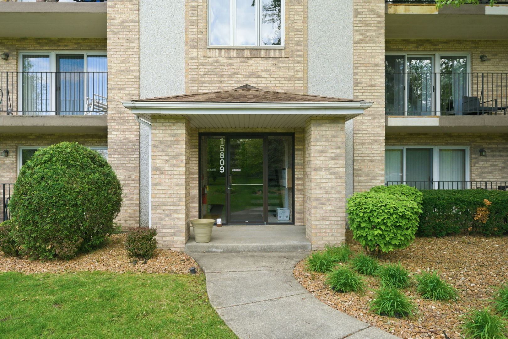 15809 S 76th Avenue 2F
