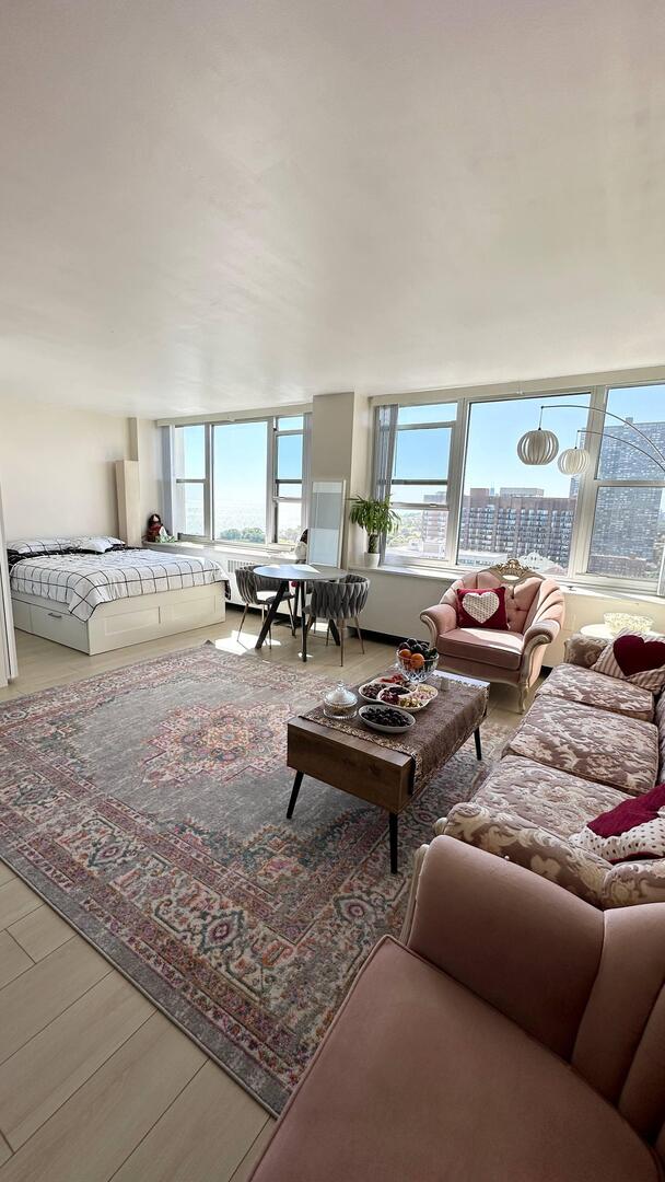 4250 N Marine Drive 2414
