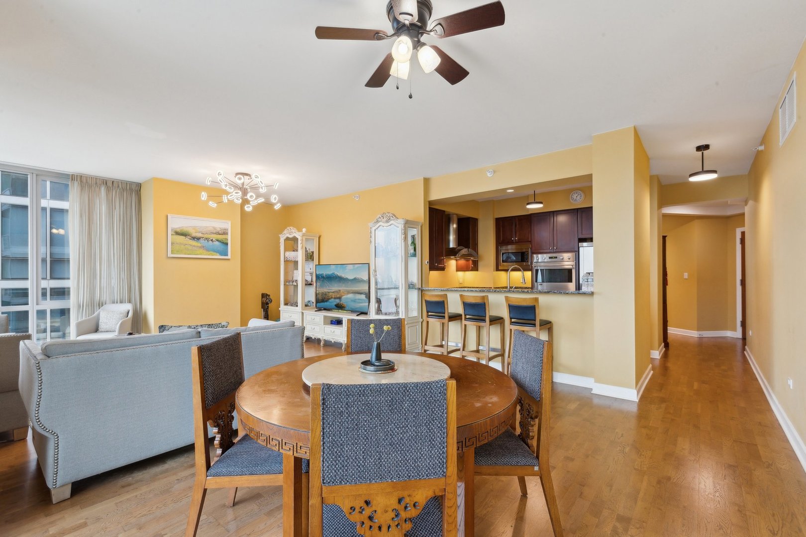 1201 S Prairie Avenue 2703