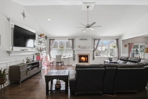 Tiny photo for 1022 Rosewood Drive, Carpentersville, IL 60110 (MLS # 12596957)