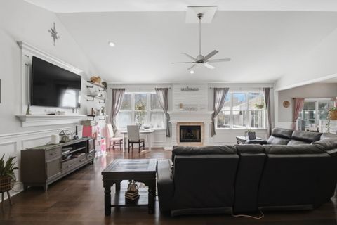 Tiny photo for 1022 Rosewood Drive, Carpentersville, IL 60110 (MLS # 12596957)