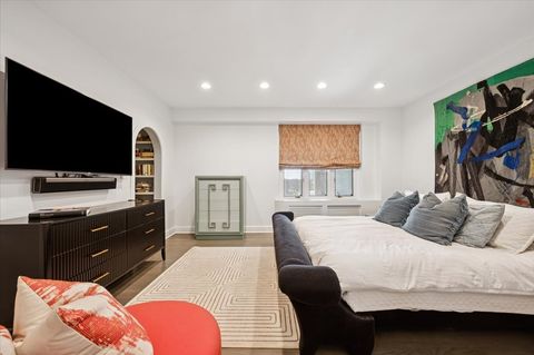 Tiny photo for 2130 N LINCOLN PARK WEST Avenue #8N, Chicago, IL 60614 (MLS # 12490806)