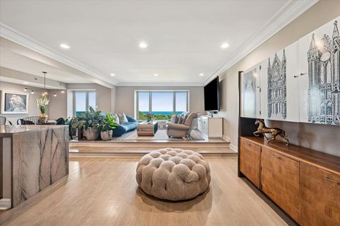 Tiny photo for 2130 N LINCOLN PARK WEST Avenue #8N, Chicago, IL 60614 (MLS # 12490806)